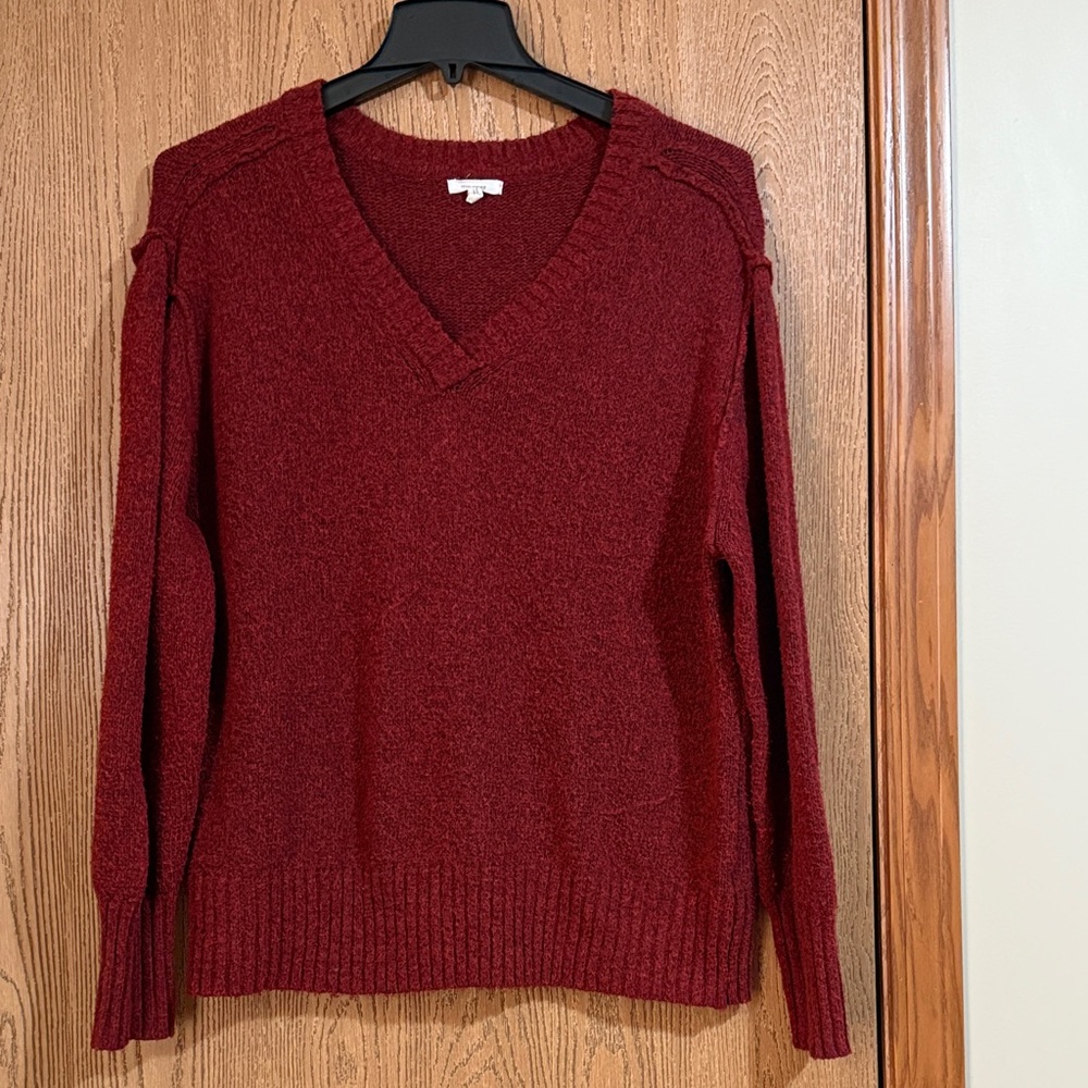 🔥Maurices Drop Shoulder Marled Deep Red/Black V-Neck Sweater